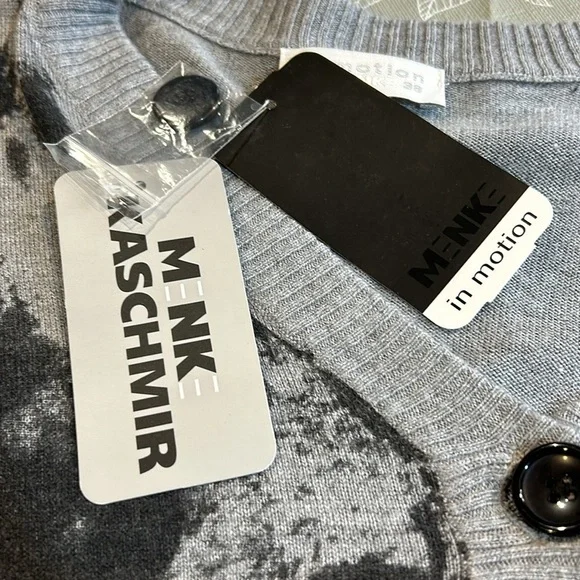 Ladies In Motion Cardigan. - Picture 4 of 6